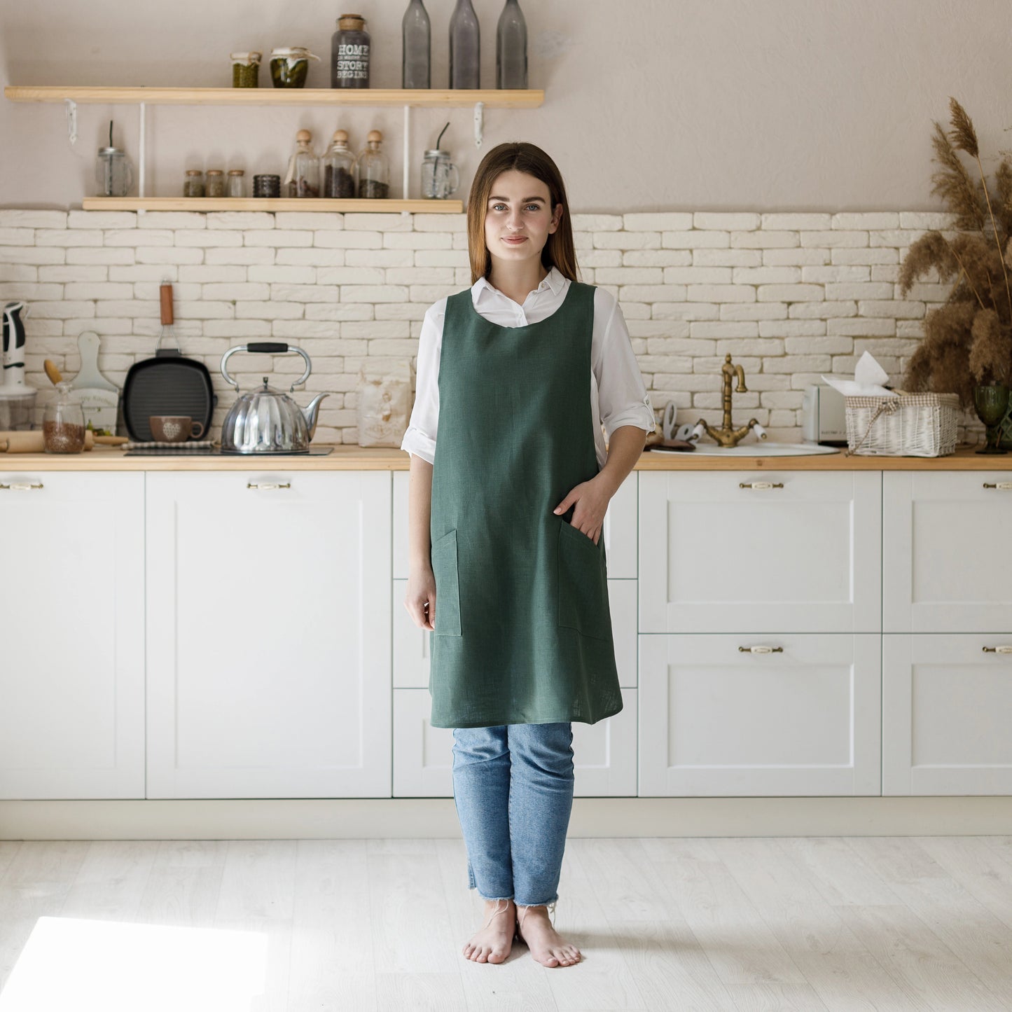 Linen Cross Back Apron in Japanese Style