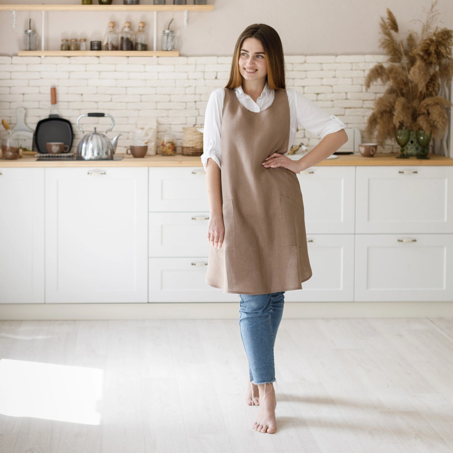 Japanese Cross Back Linen Apron in Cappuccino