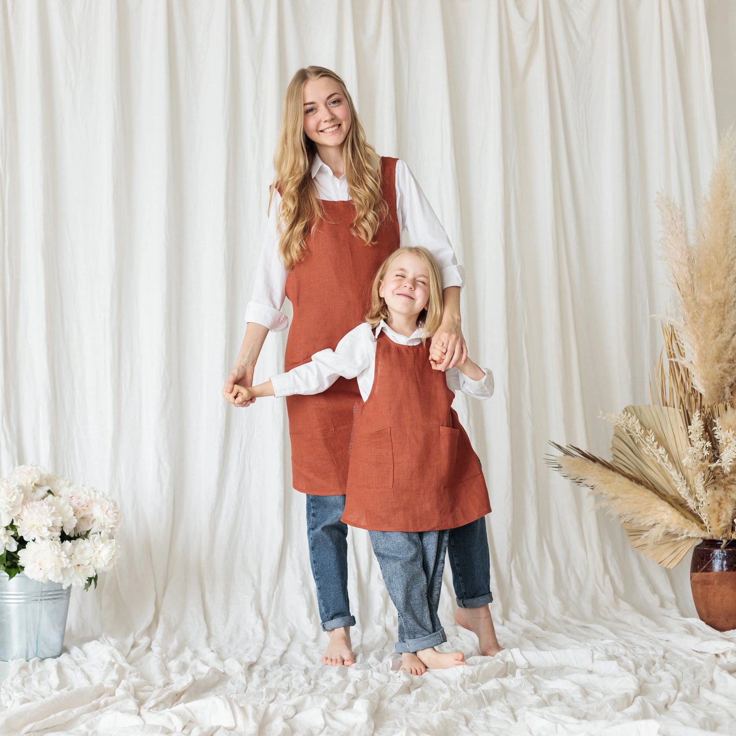 Unisex Cross Back Linen Apron in Terracotta