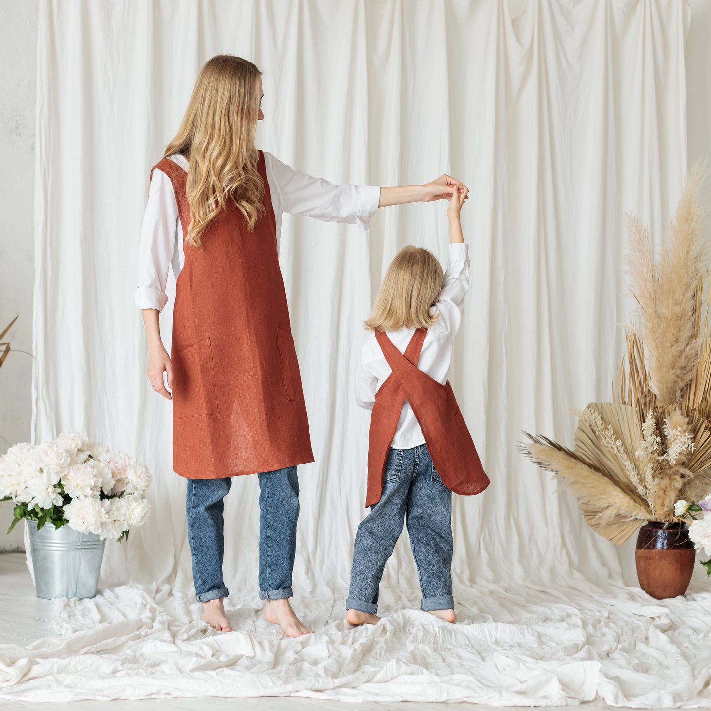 Unisex Cross Back Linen Apron in Terracotta