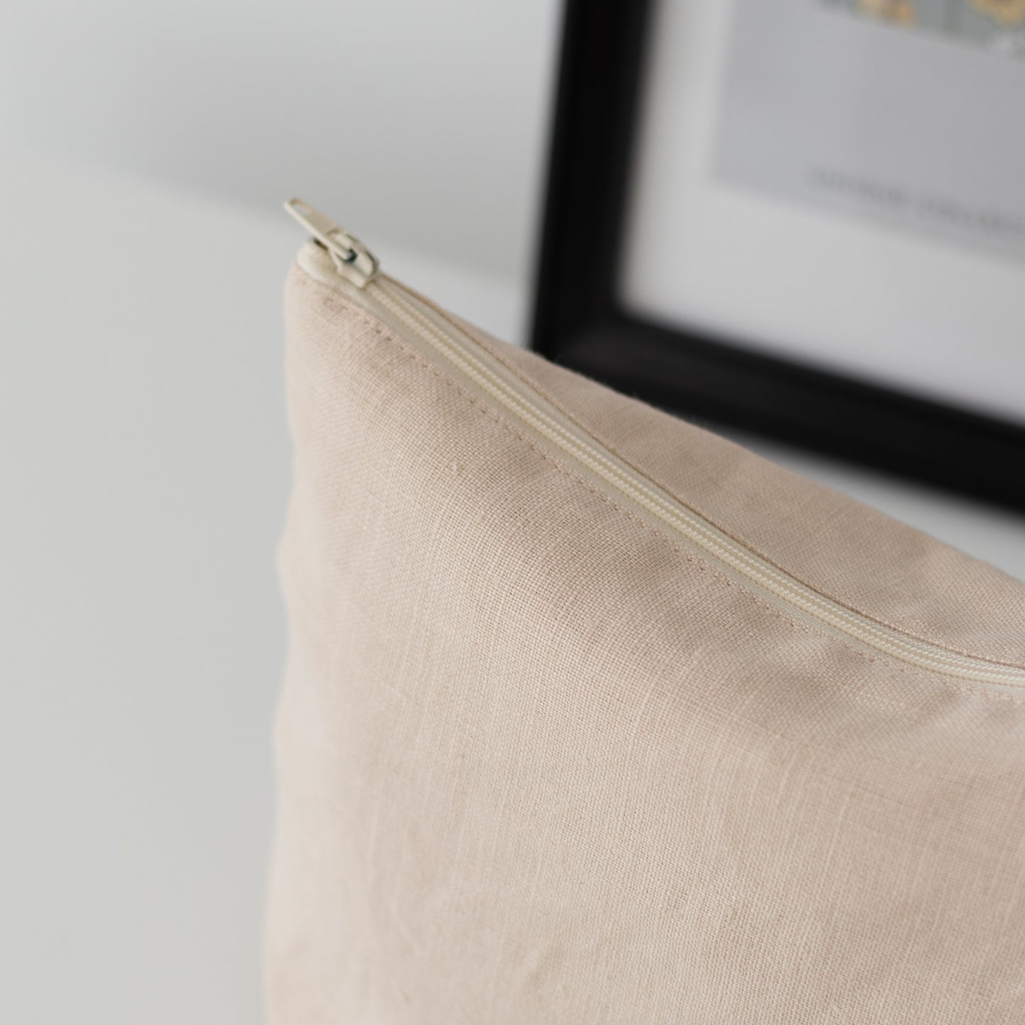 Classic Linen Make Up Bag in Beige