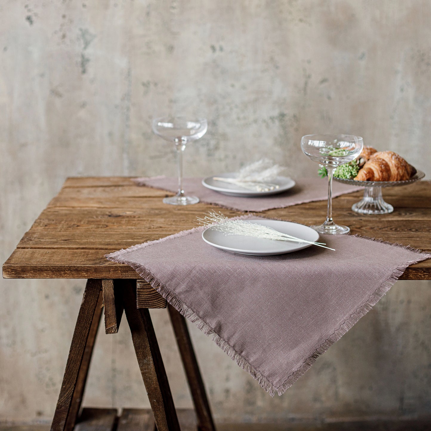 Cloth fringed linen napkin set in Cappuccino Color