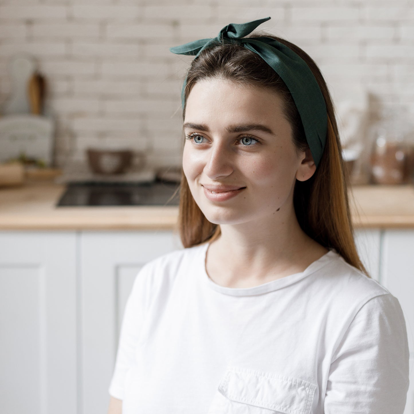 Linen headband in olive