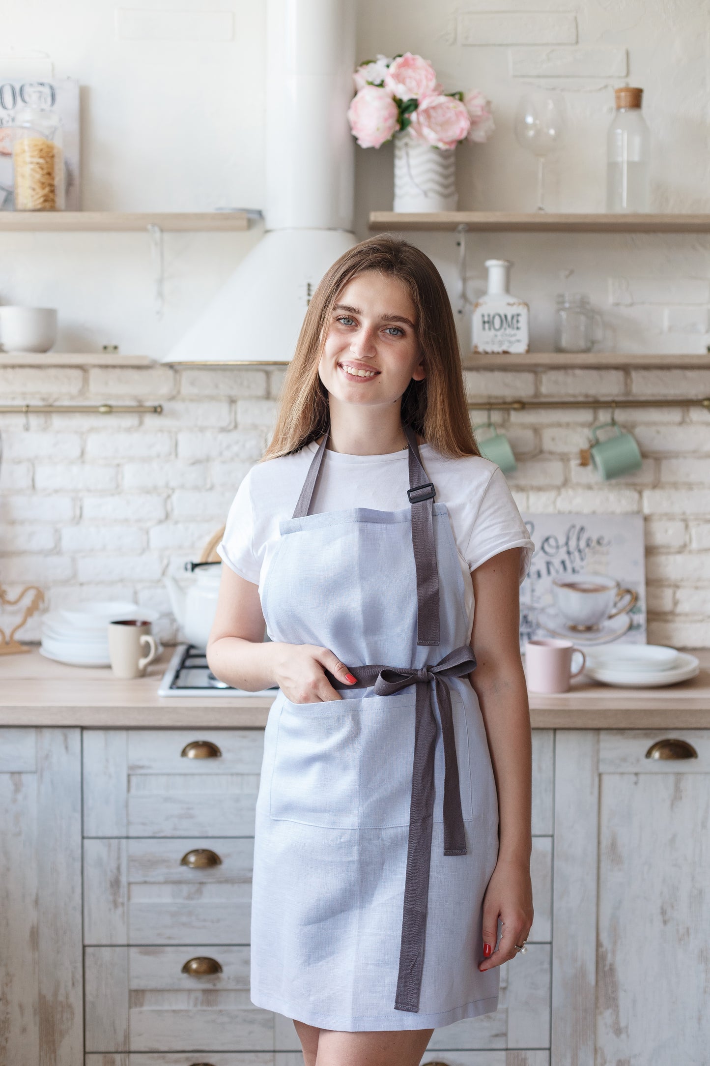 Blue skies linen apron with two pockets for the kitchen is an indispensable helper in household chores. Protect clothes from pollution using linen pinafore with pockets at front. Suitable for women and men. More colors available.