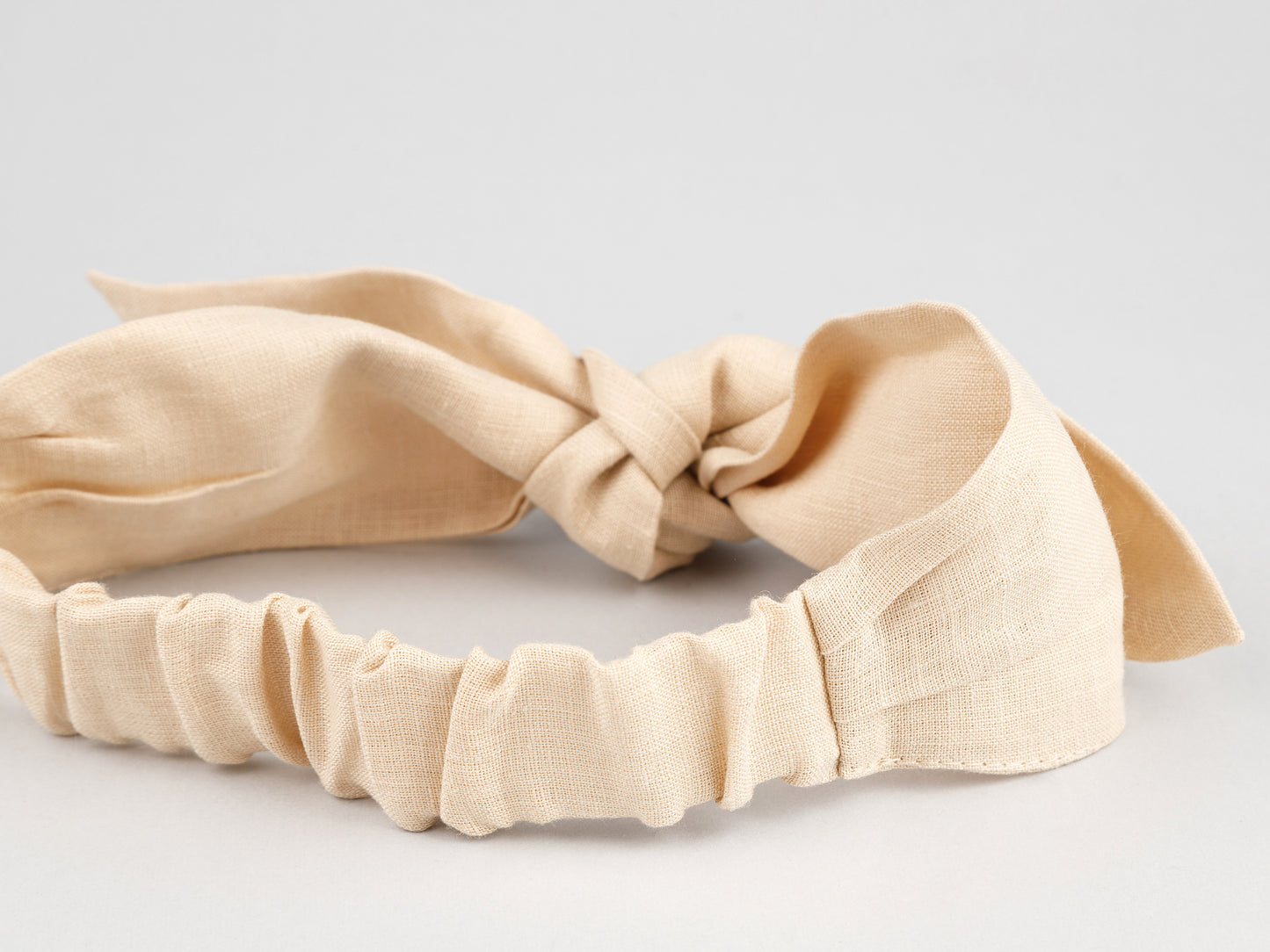 Linen headscarf in beige