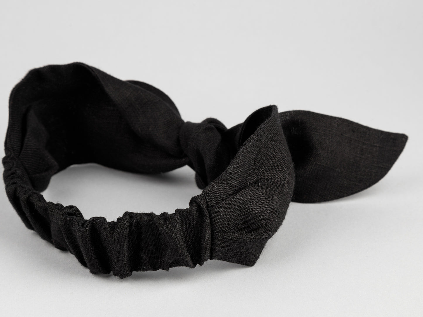 Linen headscarf in black